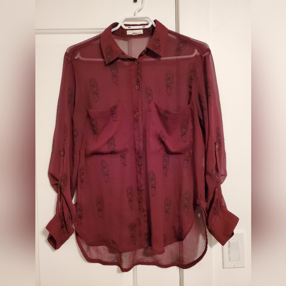 🌟3 for $25-Tiger print button up